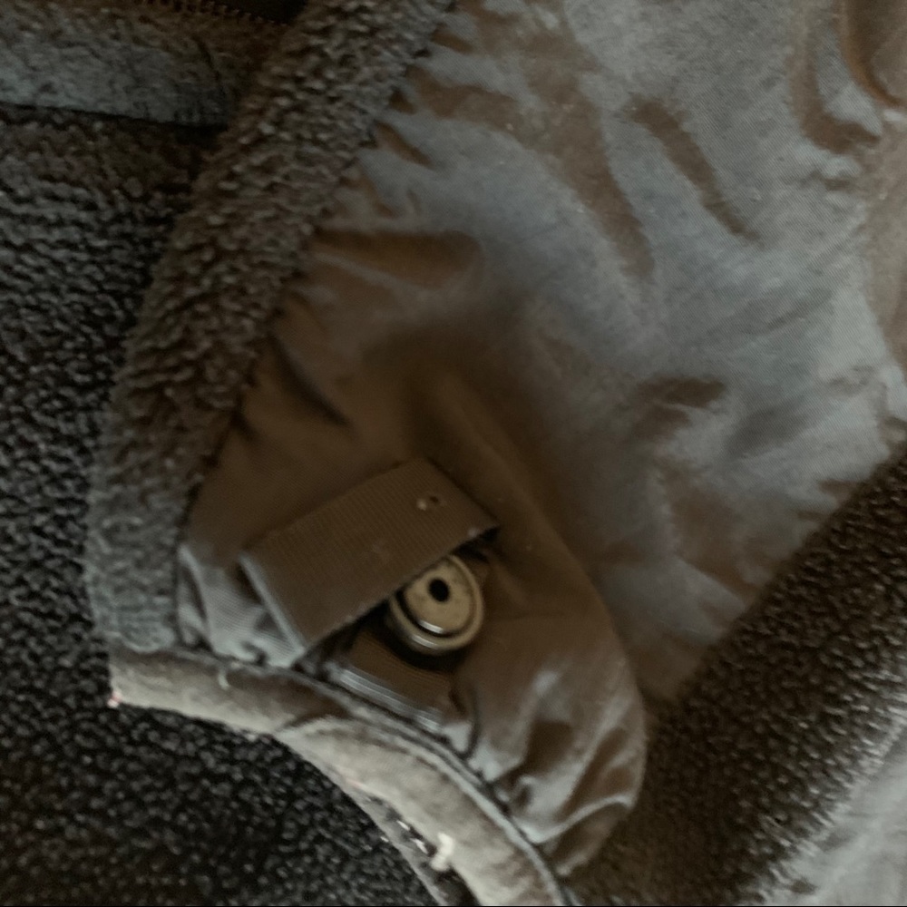 The North Face Girls Denali Jacket in Black - Picture 10 of 11